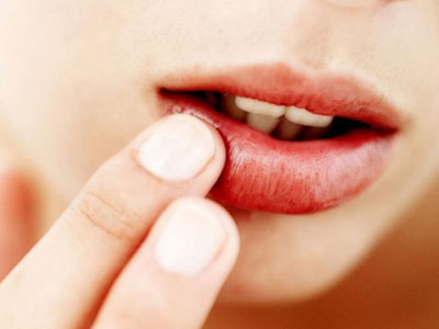 Αυτό είναι το μυστικό για βελούδινα χείλη